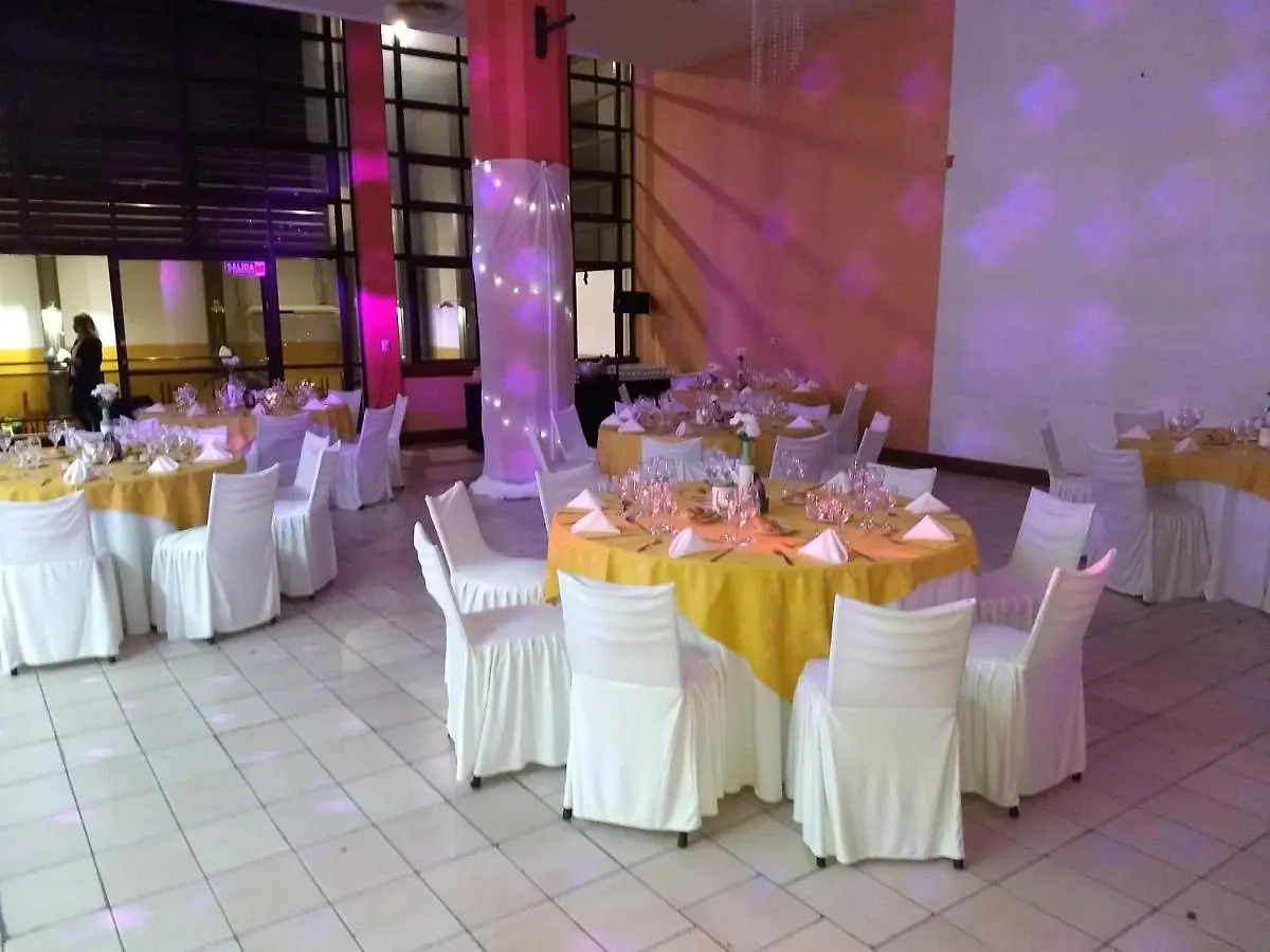 Hotel El Circulo Mendoza 3*,